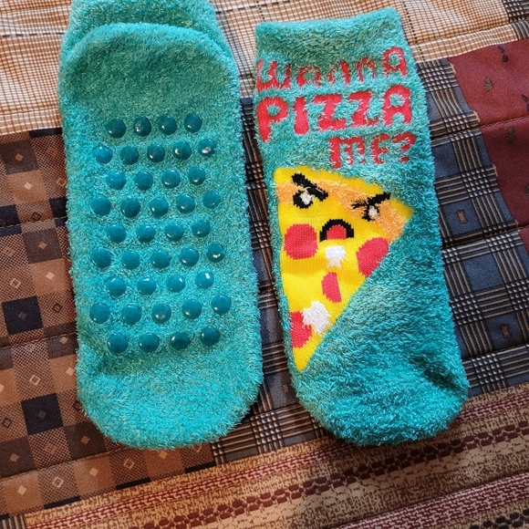 ♡HOST PICK♡ NWOT Wanna Pizza Me? Ankle Grip Gripper Socks Kids OS Girls' Boys' - Picture 6 of 6